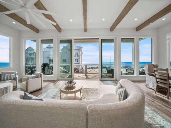 Luxurious Coastal Retreat in panama Beach - 5-Bedroom Pool Home