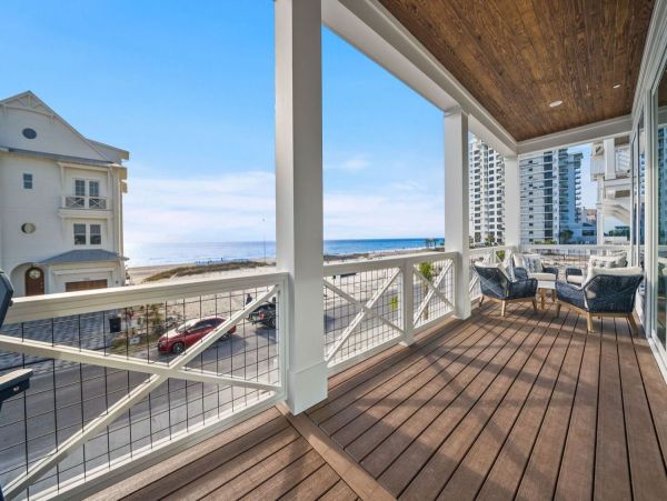 Luxurious Coastal Retreat in panama Beach - 5-Bedroom Pool Home