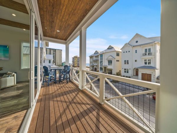 Luxurious Coastal Retreat in panama Beach - 5-Bedroom Pool Home
