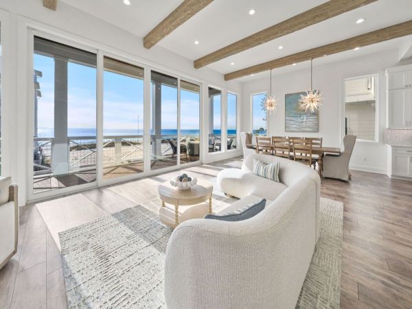 Luxurious Coastal Retreat in panama Beach - 5-Bedroom Pool Home