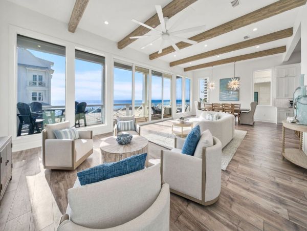 Luxurious Coastal Retreat in panama Beach - 5-Bedroom Pool Home