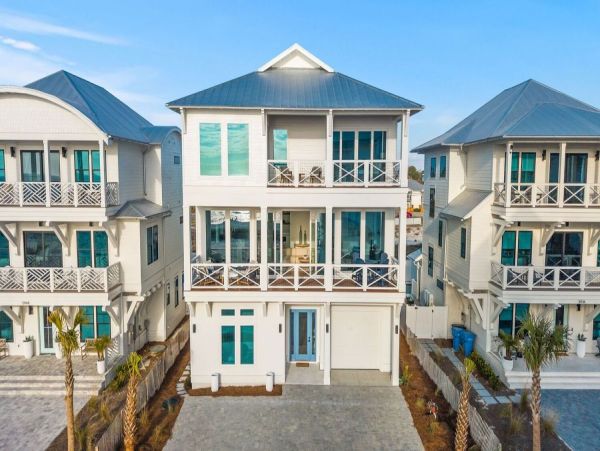 Luxurious Coastal Retreat in panama Beach - 5-Bedroom Pool Home