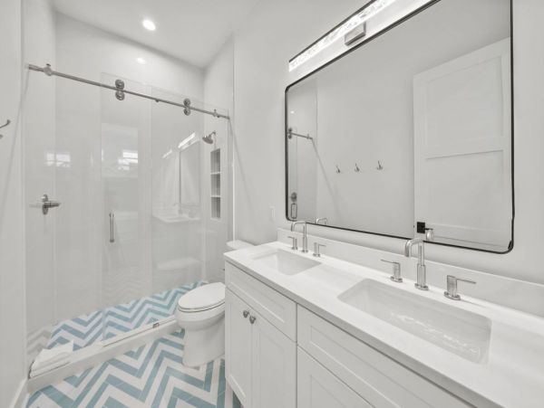 Luxurious Coastal Retreat in panama Beach - 5-Bedroom Pool Home