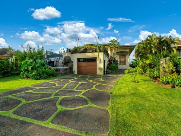 Luxury 4-Bedroom Home in Koloa