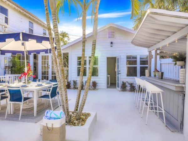 Luxurious Coastal Retreat - Historic Residence with Private Pool