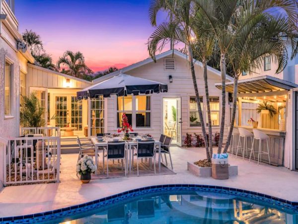 Luxurious Coastal Retreat - Historic Residence with Private Pool