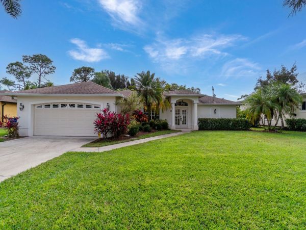 Premier Coastal Retreat Near Bonita Beach - 3-Bedroom Home with Private Pool