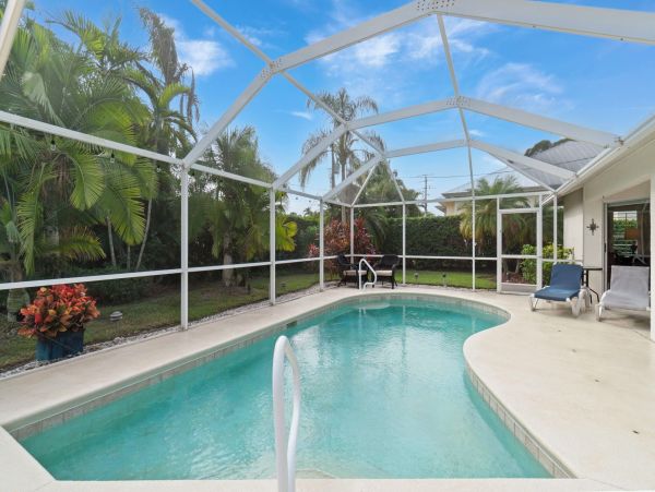 Premier Coastal Retreat Near Bonita Beach - 3-Bedroom Home with Private Pool