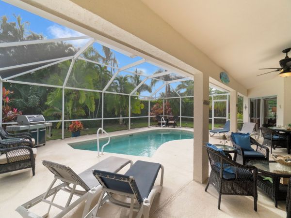 Premier Coastal Retreat Near Bonita Beach - 3-Bedroom Home with Private Pool