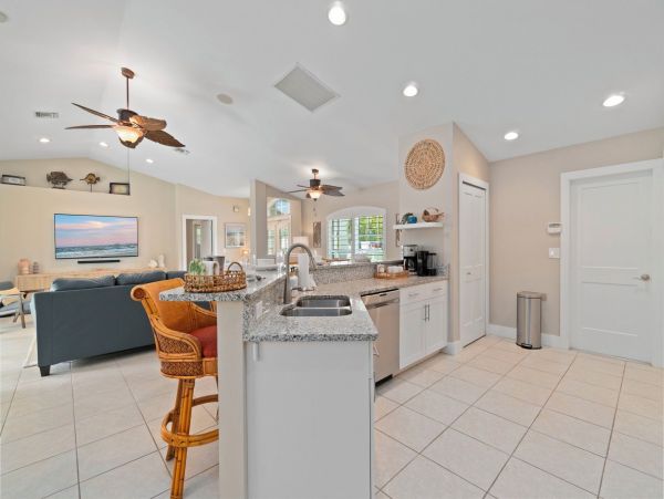 Premier Coastal Retreat Near Bonita Beach - 3-Bedroom Home with Private Pool