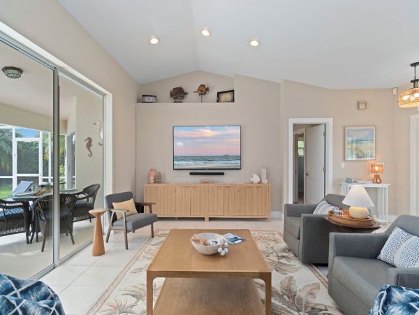Premier Coastal Retreat Near Bonita Beach - 3-Bedroom Home with Private Pool