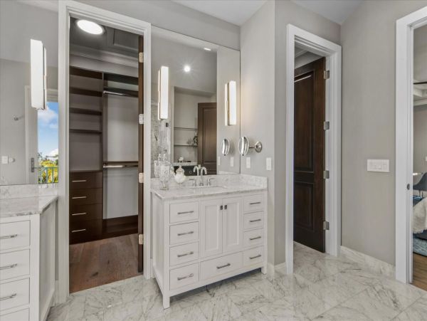 Luxury Luxury Luxury Posh Anna Maria Island Retreat- Stroll to Beach Private Island Key Royale