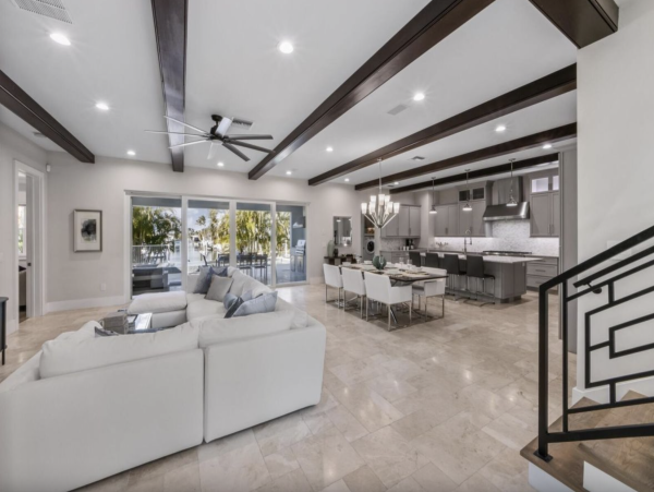 Luxury Luxury Luxury Posh Anna Maria Island Retreat- Stroll to Beach Private Island Key Royale