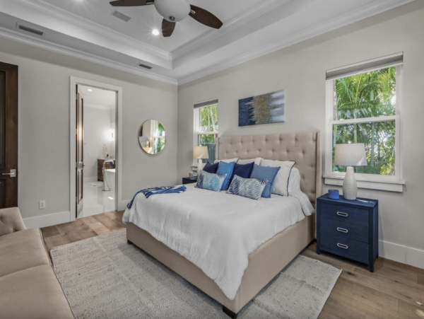 Luxury Luxury Luxury Posh Anna Maria Island Retreat- Stroll to Beach Private Island Key Royale