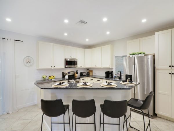 Luxurious House in Delray Beach - 4-Bedroom with Private Pool