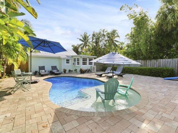 Luxurious House in Delray Beach - 4-Bedroom with Private Pool