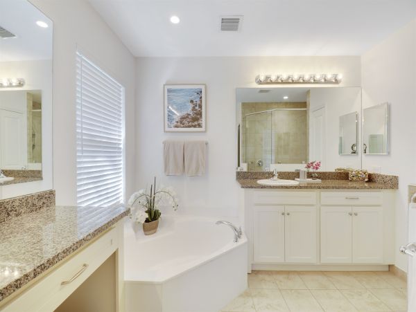 Luxurious House in Delray Beach - 4-Bedroom with Private Pool