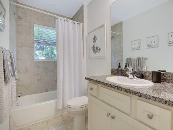 Luxurious House in Delray Beach - 4-Bedroom with Private Pool