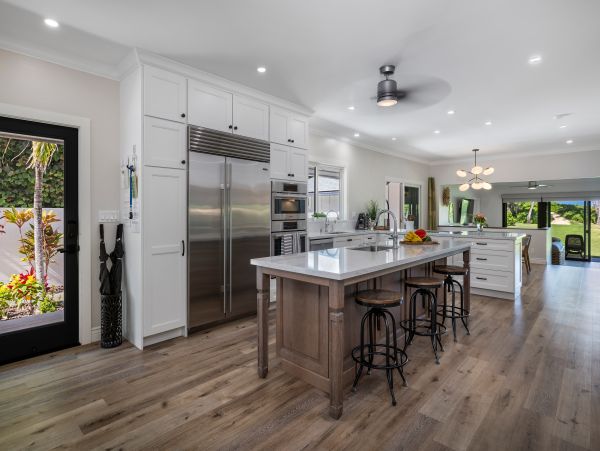 Kailua Beachfront Vacation Rental - Luxury Hawaii Home with Cottage