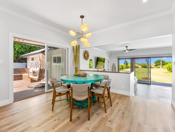 Kailua Beachfront Vacation Rental - Luxury Hawaii Home with Cottage
