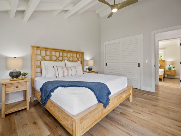 Kailua Beachfront Vacation Rental - Luxury Hawaii Home with Cottage