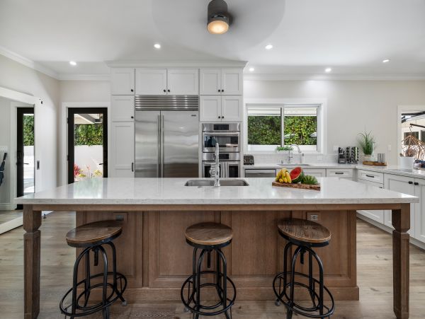 Kailua Beachfront Vacation Rental - Luxury Hawaii Home with Cottage