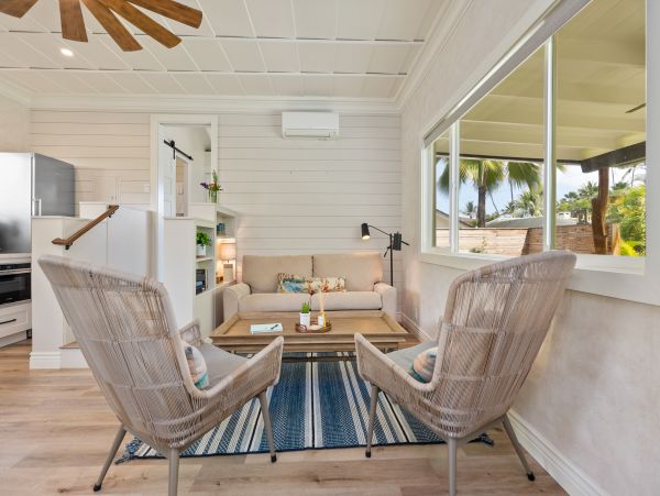 Kailua Beachfront Vacation Rental - Luxury Hawaii Home with Cottage