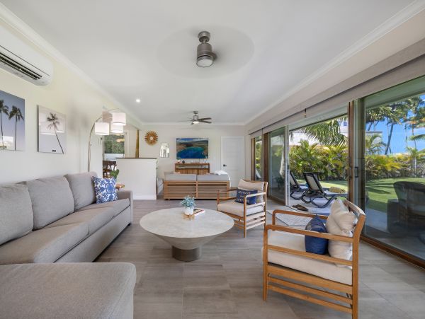 Kailua Beachfront Vacation Rental - Luxury Hawaii Home with Cottage