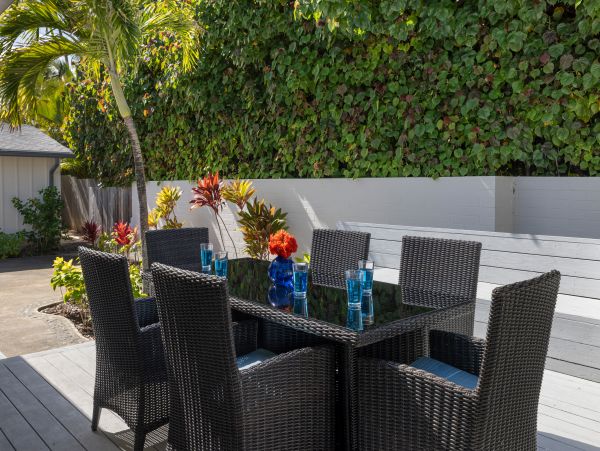 Kailua Beachfront Vacation Rental - Luxury Hawaii Home with Cottage