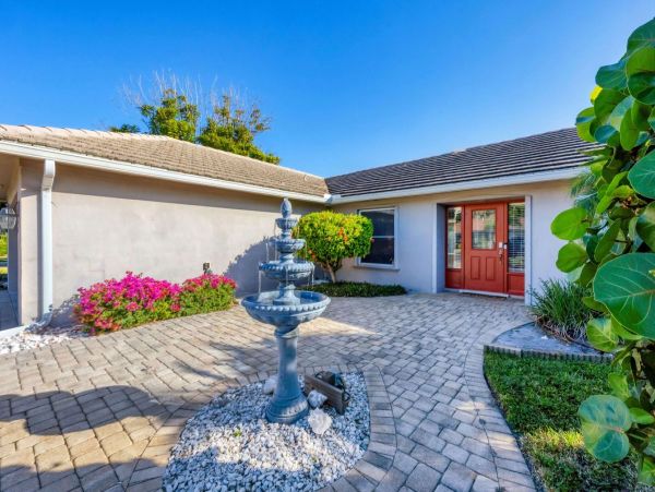 Refined Coastal Luxury on Longboat Key