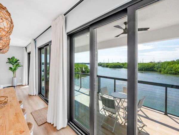 Luxurious Waterfront Retreat in Marathon, FL - 3-Bedroom Home with Private Pool