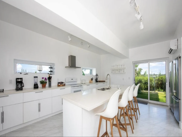 Caribbean Side Of Island Main House & Guest House Beach Estate