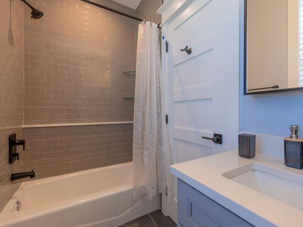 Experience Luxury in Anna Maria Island - 4 Bedroom Coastal Retreat