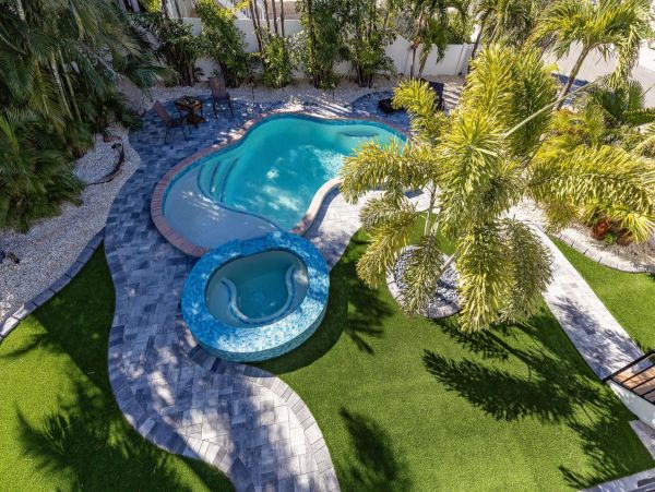 Experience Luxury in Anna Maria Island - 4 Bedroom Coastal Retreat