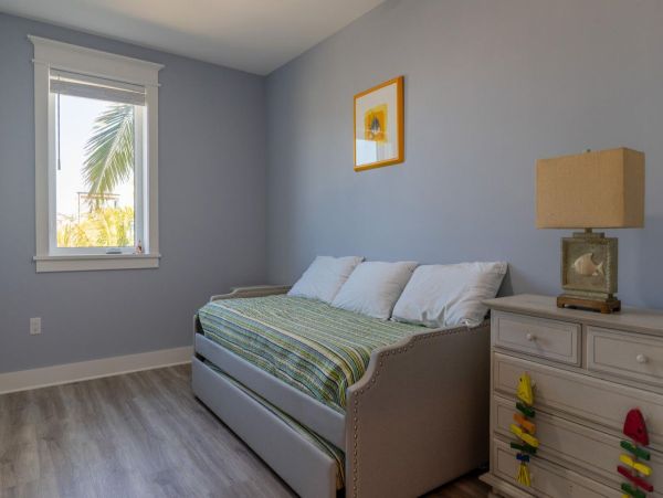 Experience Luxury in Anna Maria Island - 4 Bedroom Coastal Retreat