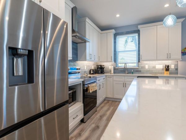 Experience Luxury in Anna Maria Island - 4 Bedroom Coastal Retreat
