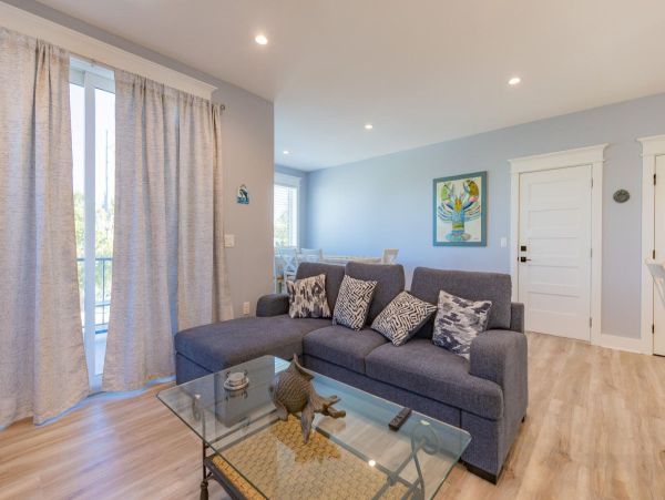 Experience Luxury in Anna Maria Island - 4 Bedroom Coastal Retreat