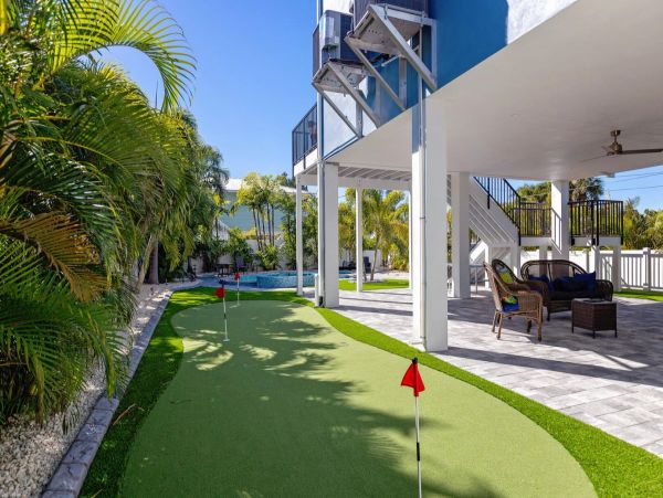 Experience Luxury in Anna Maria Island - 4 Bedroom Coastal Retreat