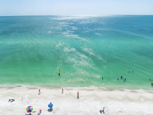 Experience Luxury in Anna Maria Island - 4 Bedroom Coastal Retreat