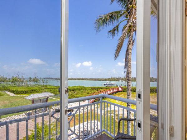 Luxury Captiva Island Estate with Private Beach Access