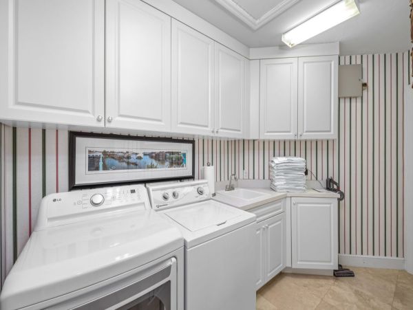Luxury Captiva Island Estate with Private Beach Access