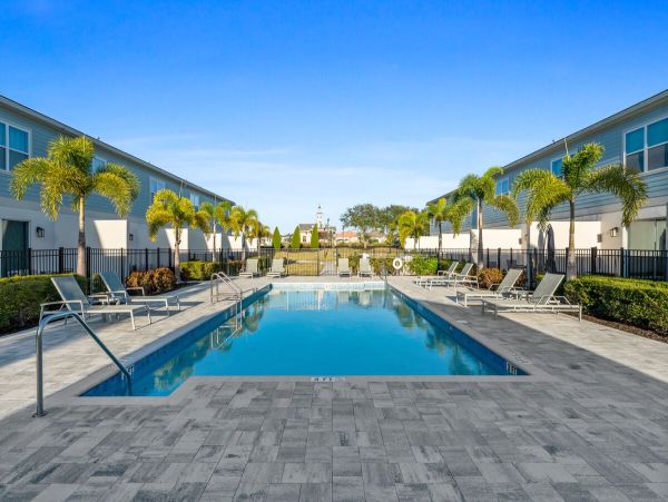 Luxury Townhouse 3-bedroom - Great Amenities in Reunion
