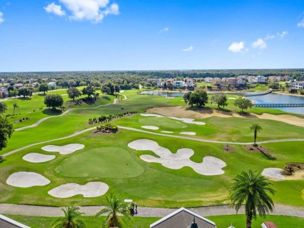 Luxurious Three-Bedroom Condo in Reunion