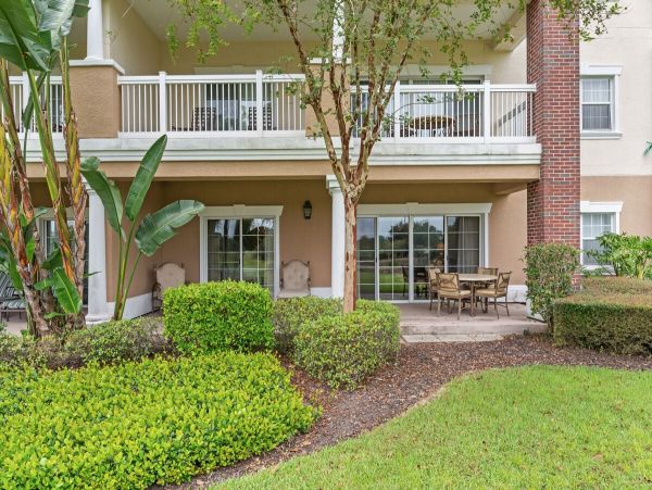 Luxurious Three-Bedroom Condo in Reunion