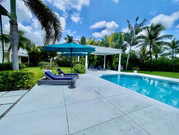Bahamas Luxury Retreat Main House Plus Separate Pool House