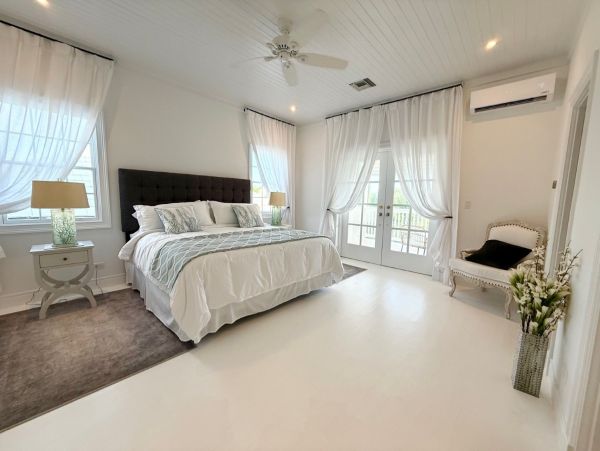 Bahamas Luxury Retreat Main House Plus Separate Pool House