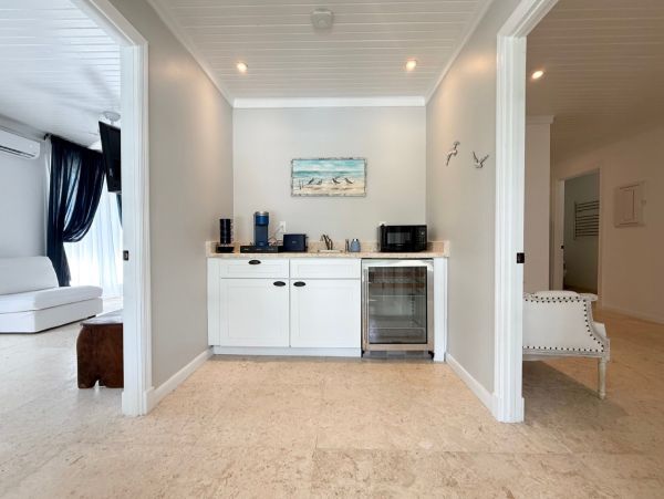 Bahamas Luxury Retreat Main House Plus Separate Pool House