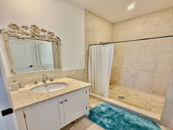Bahamas Luxury Retreat Main House Plus Separate Pool House