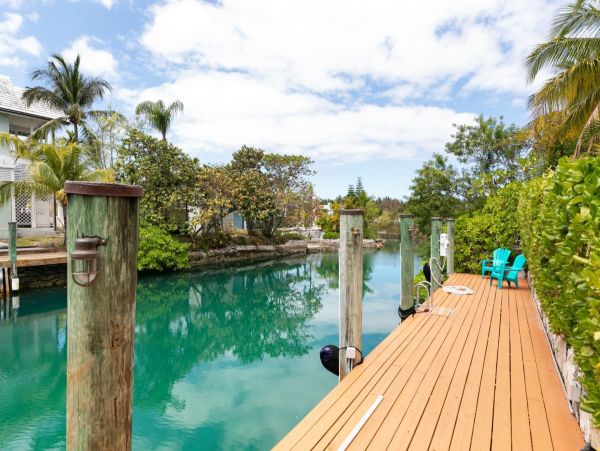Bahamas Luxury Retreat Main House Plus Separate Pool House