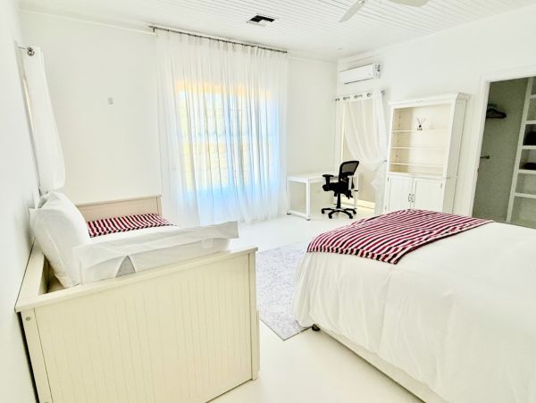 Bahamas Luxury Retreat Main House Plus Separate Pool House